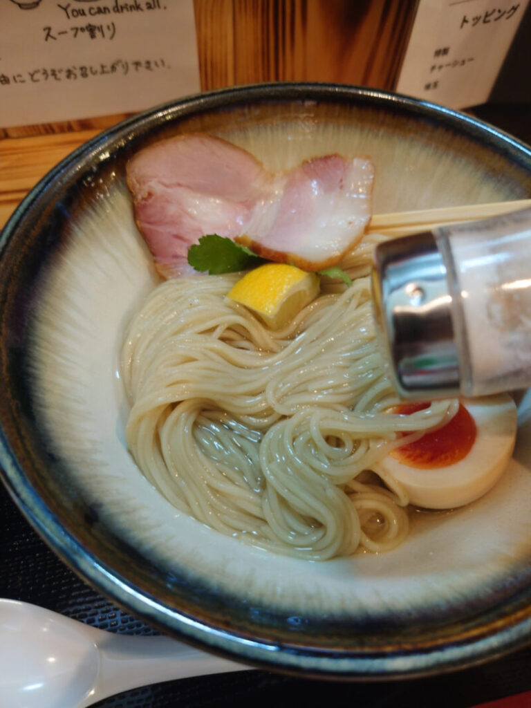 APANESE光ラーメン 日暮里