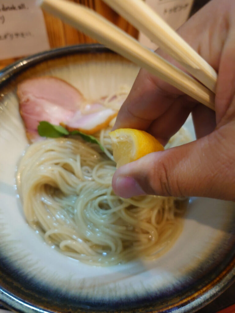 APANESE光ラーメン 日暮里