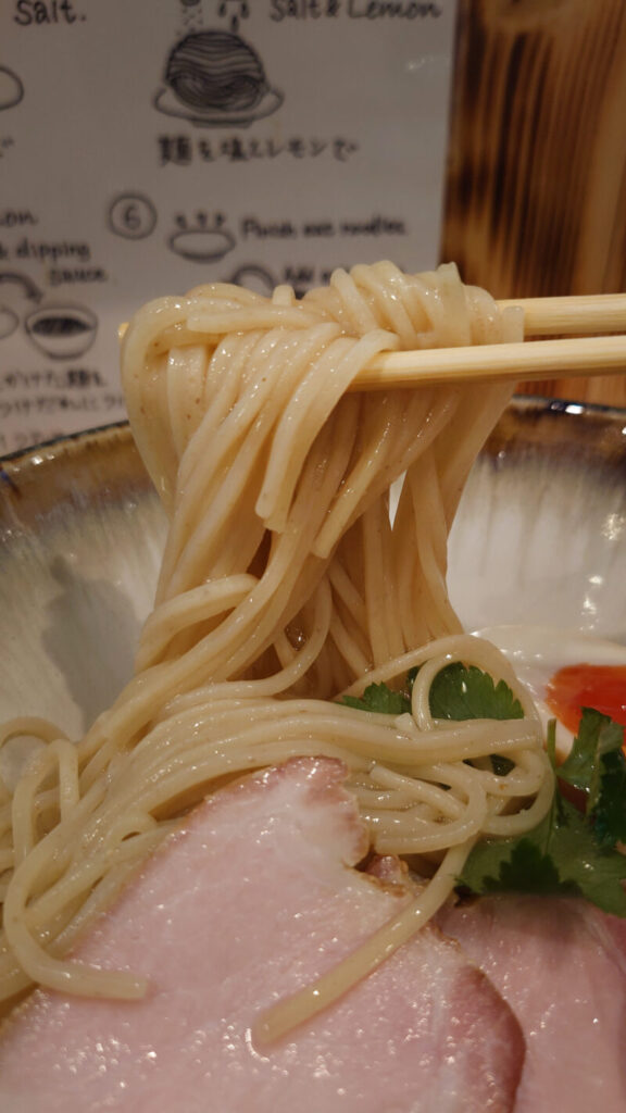 日暮里 JAPANESE光ラーメン 昆布水つけ麺