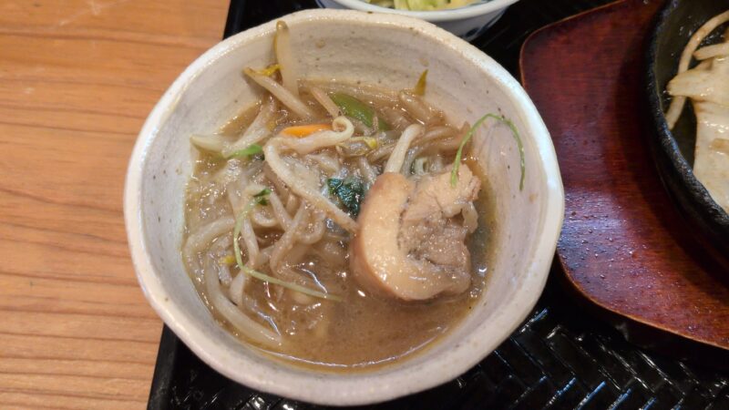 町屋「餃子は一龍」ランチ『生姜焼き定食』
