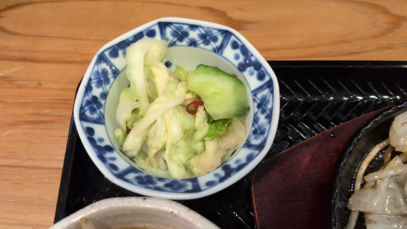 町屋「餃子は一龍」ランチ『生姜焼き定食』