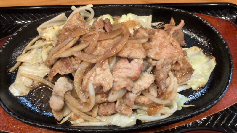 町屋「餃子は一龍」ランチ『生姜焼き定食』
