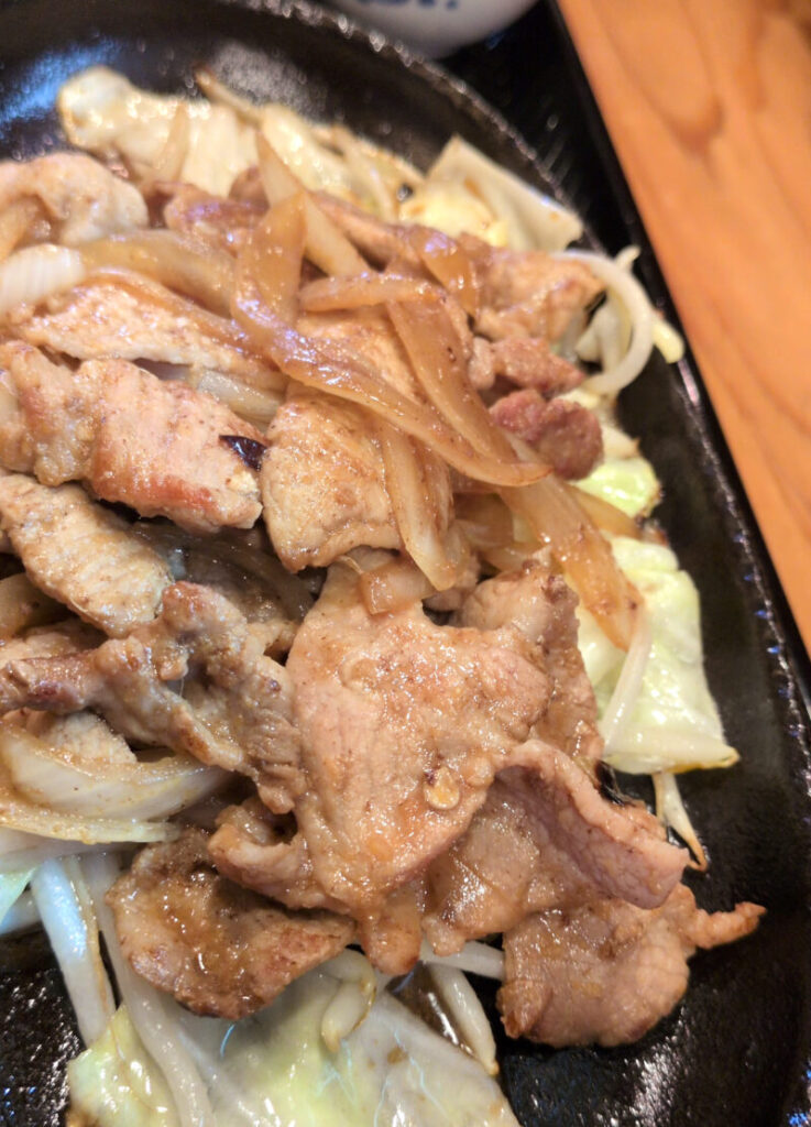 町屋「餃子は一龍」ランチ『生姜焼き定食』