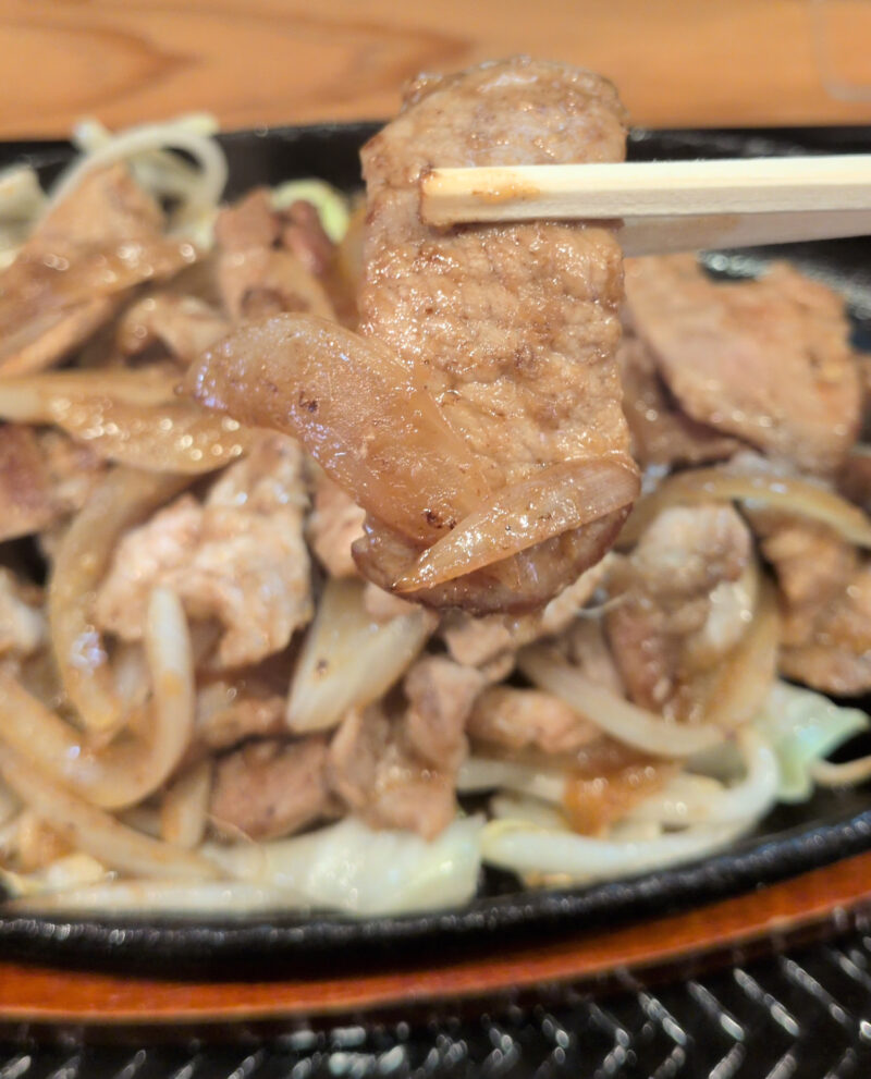 町屋「餃子は一龍」ランチ『生姜焼き定食』