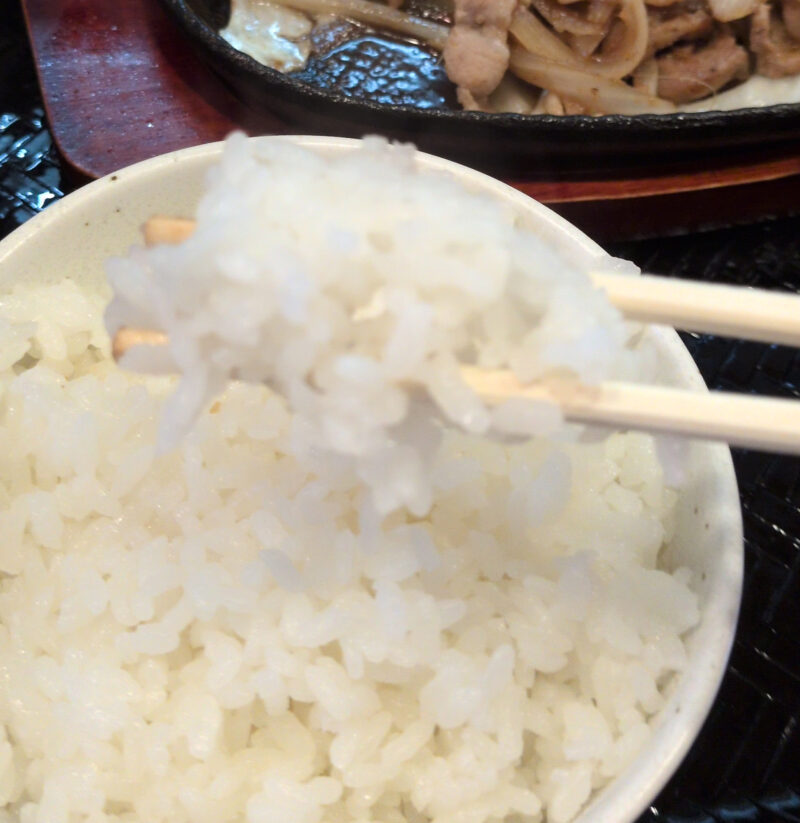 町屋「餃子は一龍」ランチ『生姜焼き定食』