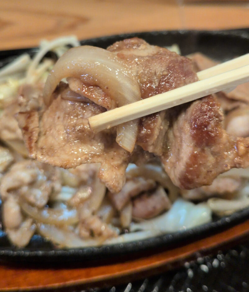 町屋「餃子は一龍」ランチ『生姜焼き定食』