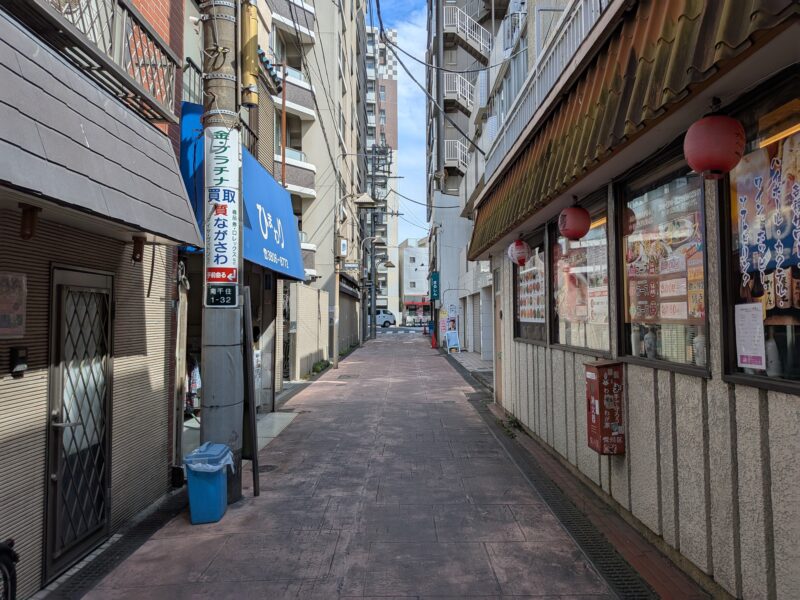 ジョイフル三の輪商店街 らーめん・居酒屋 斌家