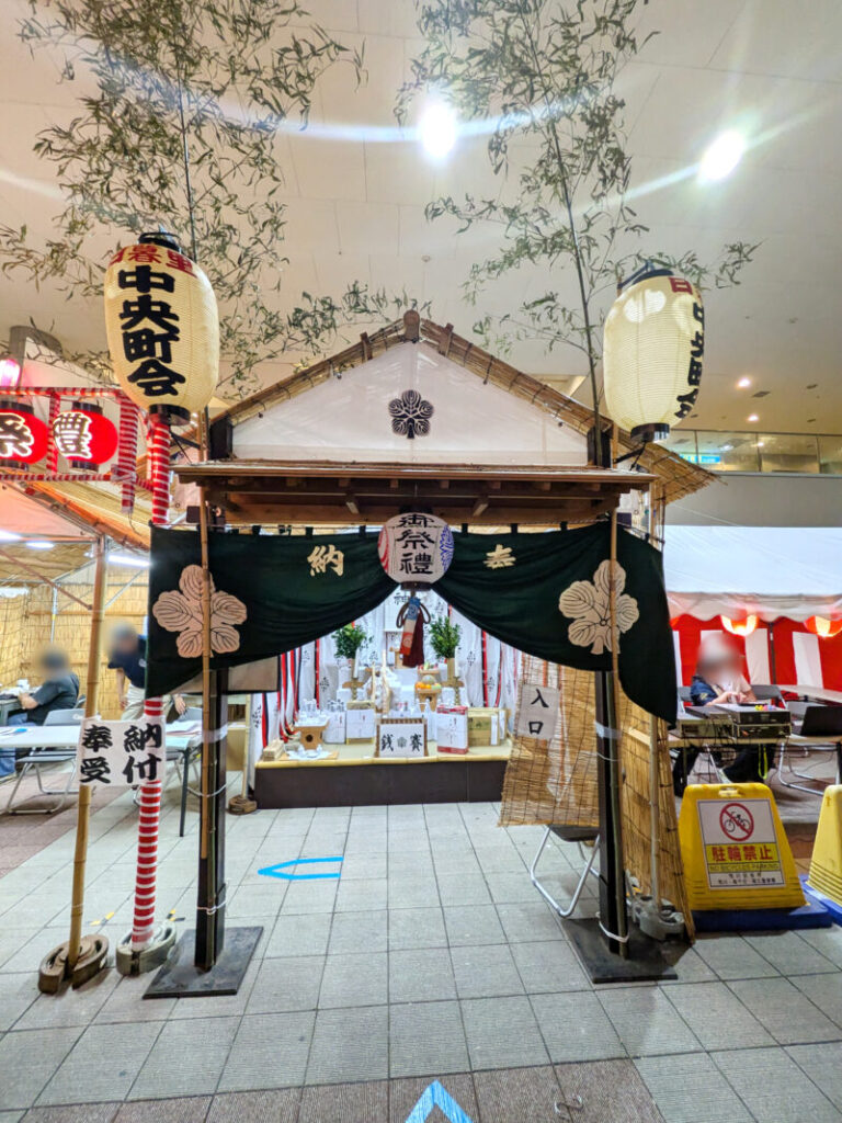 日暮里駅前 諏方神社納涼踊り